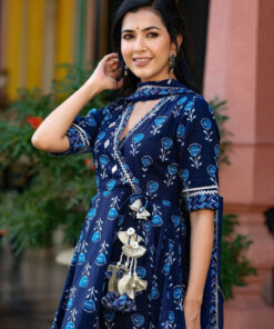 HEBA Floral Printed V-Neck Three-Quarter Sleeves Kurta with Palazzos & With Dupatta